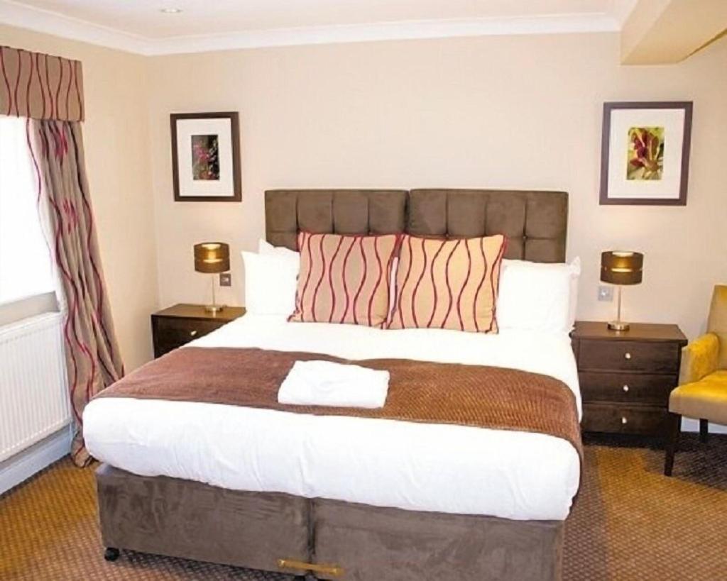 Barnett Hill - Luxury Hotel