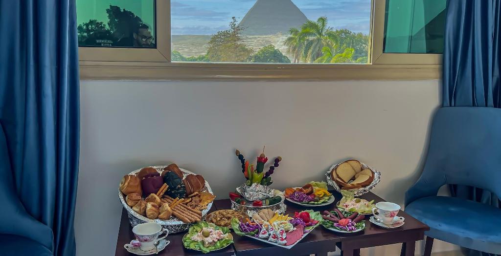 Panorama Pyramids Inn