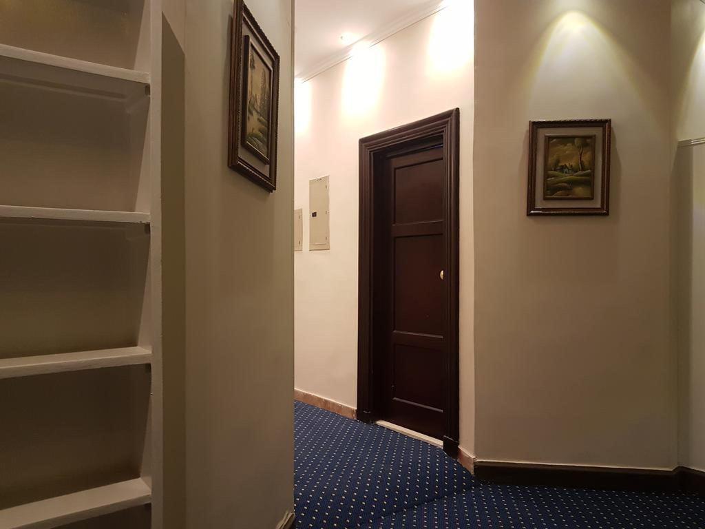 listing card gallery