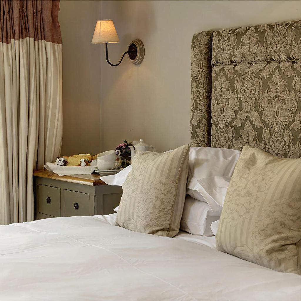 Shireburn Arms Hotel