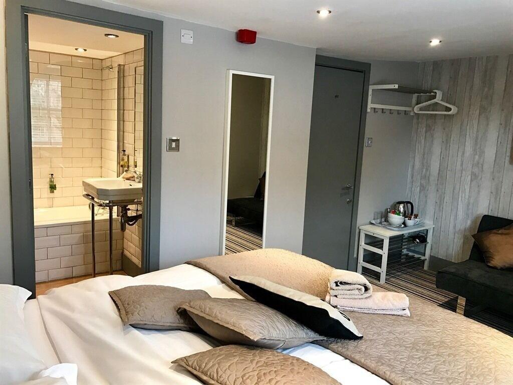 Ei8Ht Brighton Apartments