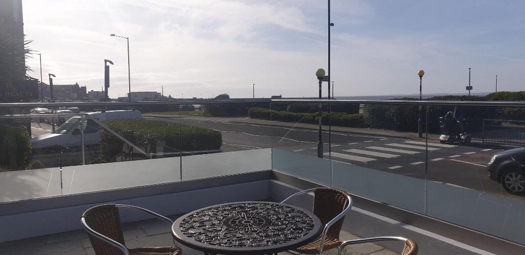The Auckland Hotel - Terrace