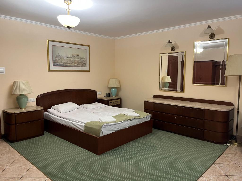 Hit Hotel