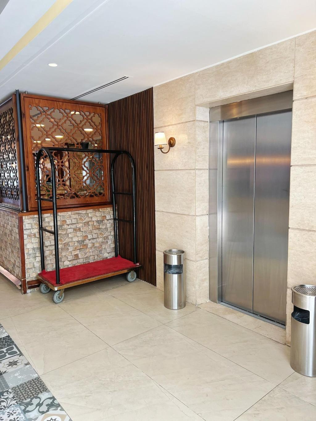 7Th Star Hotel Suites