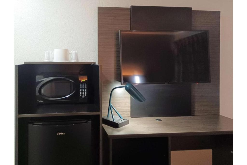 Motel 6 Fresno, CA - Blackstone North