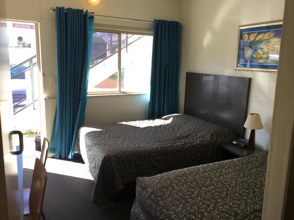 Westside Motor Inn