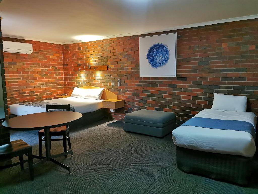 Townhouse Motor Inn