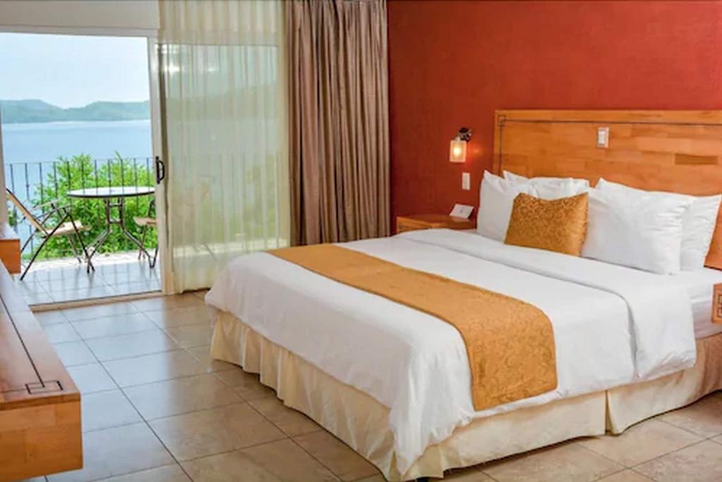 Paradise Flamingo Beach Hotel