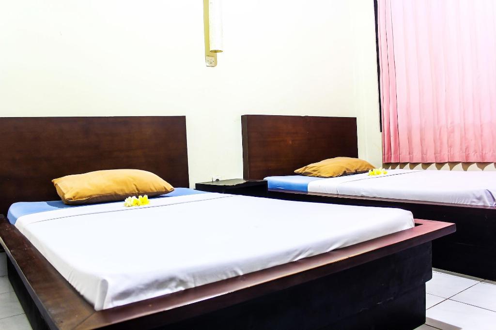 Budhi Beach Inn