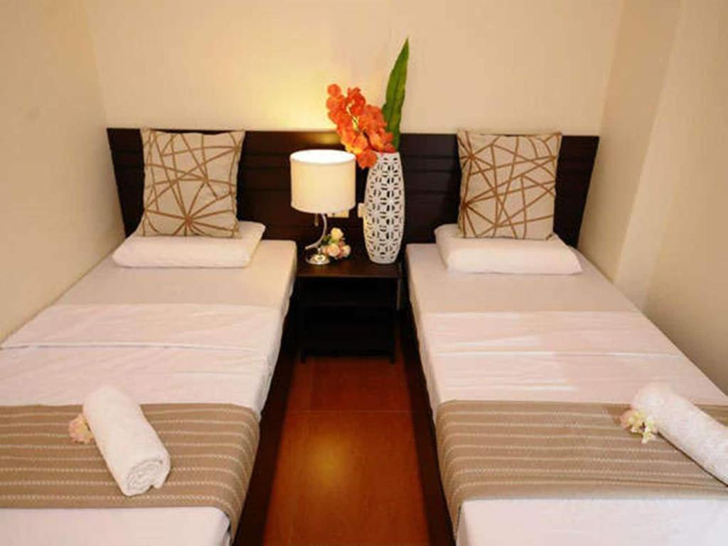 Orchard Hotel