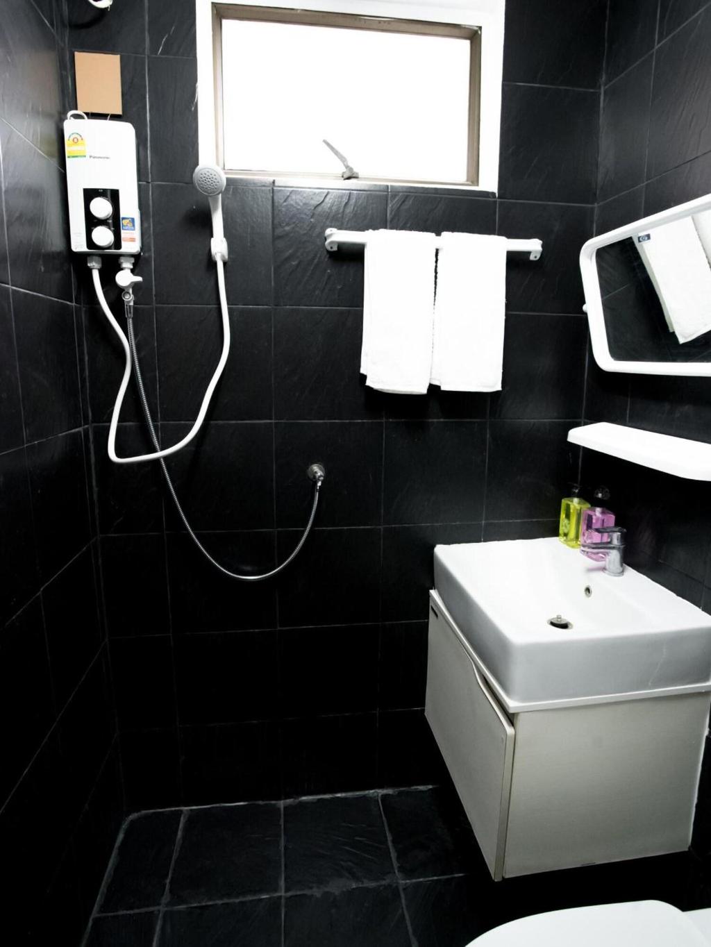 Roomquest Ratchada