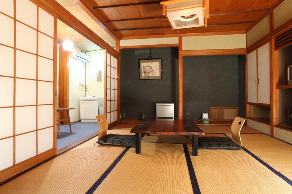 Hatsunoyu Hotel