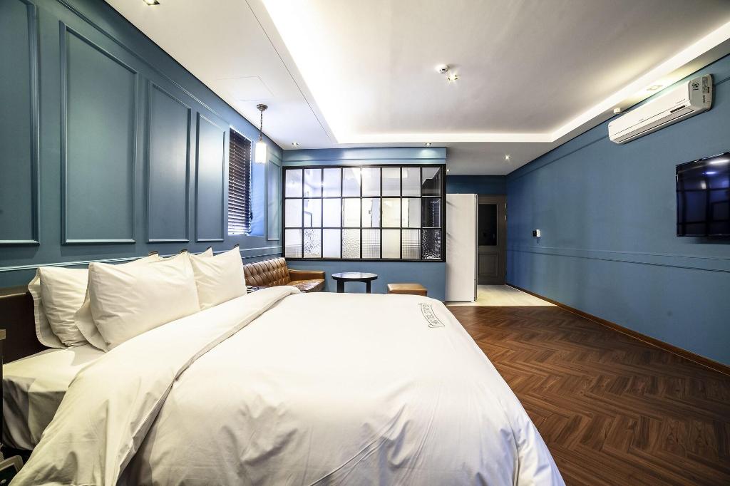 Hotel Stay 53