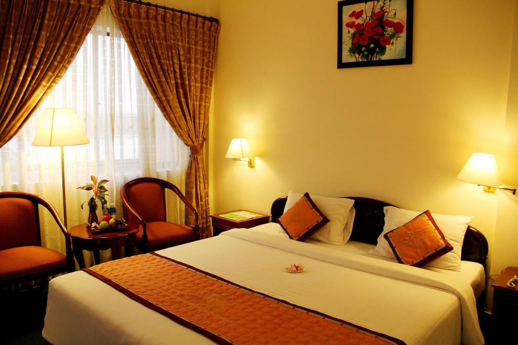 Royal Hotel