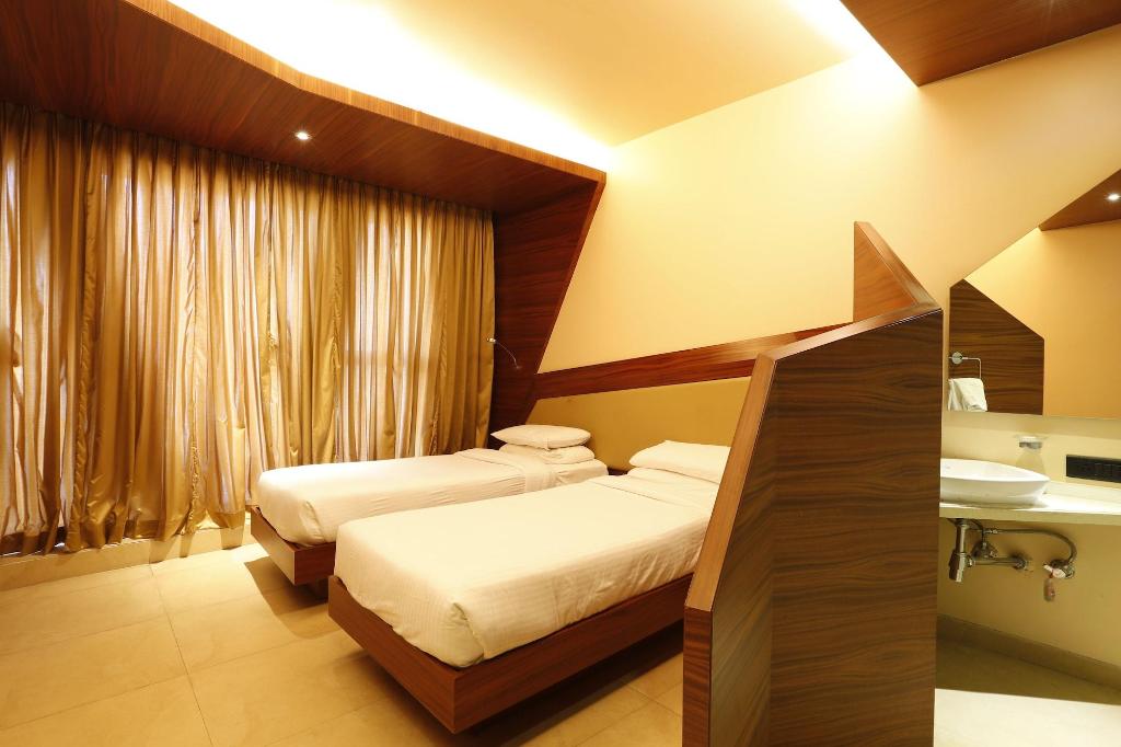 Dragonfly Hotel The Art Hotel