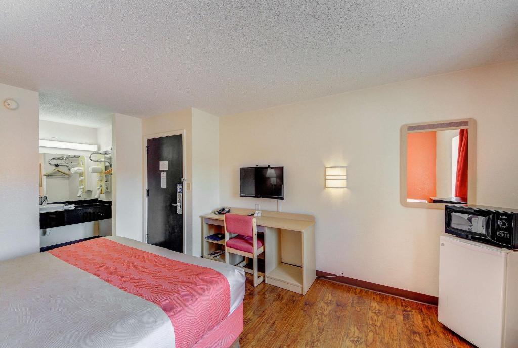 Motel 6 Wichita Ks