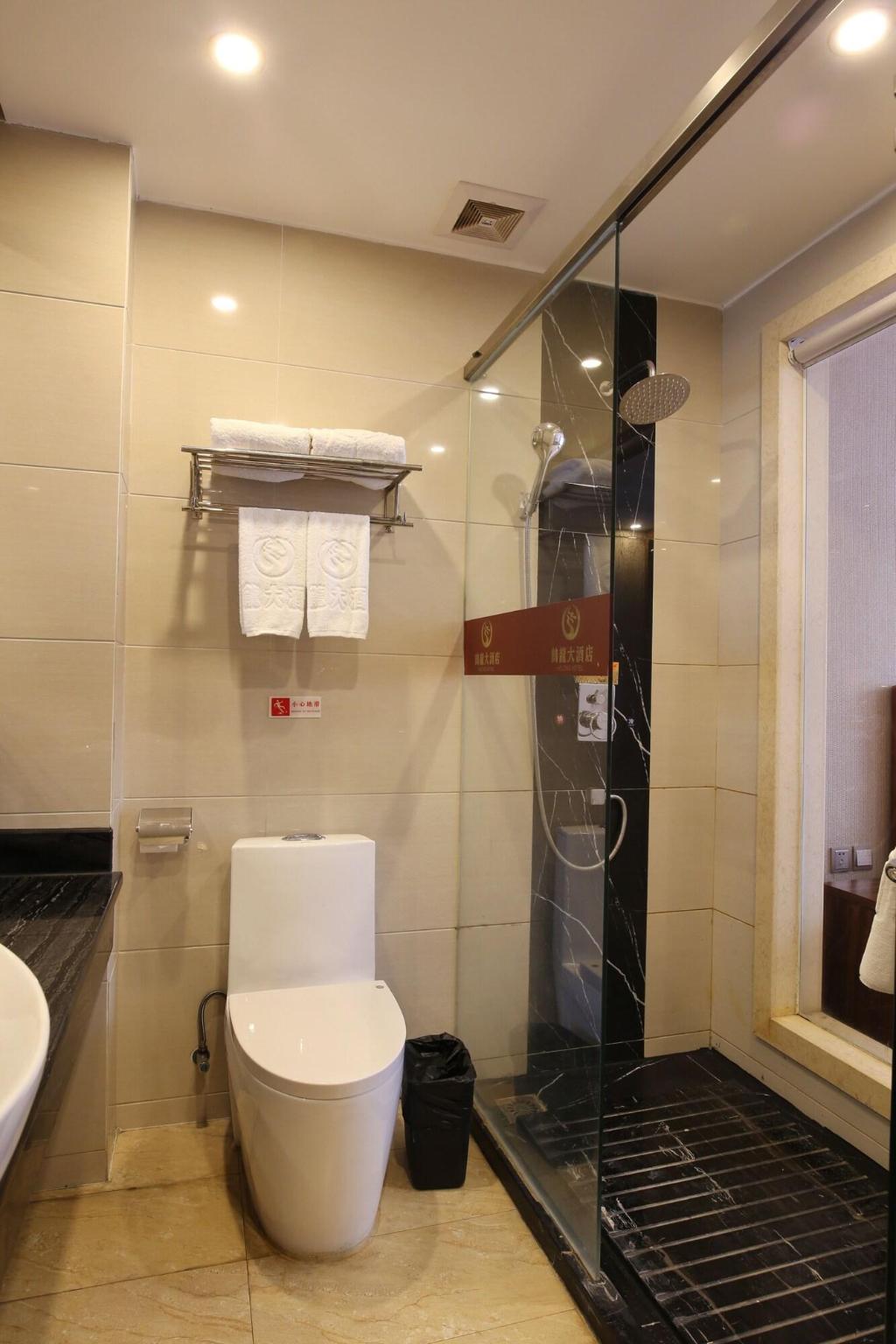 Guangzhou Helong Hotel