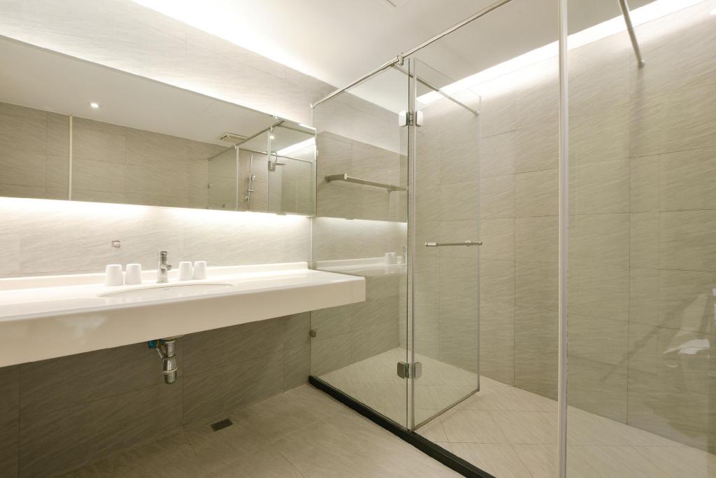 Champs Elysees Hotel