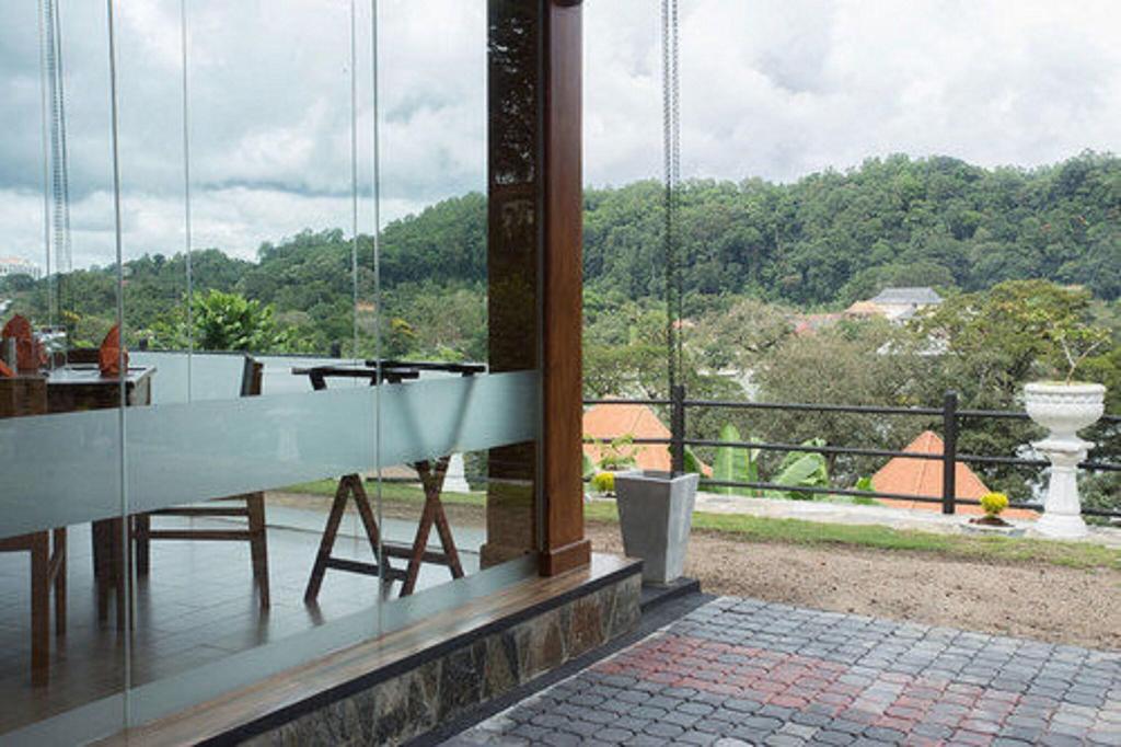 Heaven Seven Kandy
