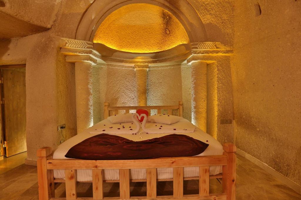 Ab U Hayat Cave Suites