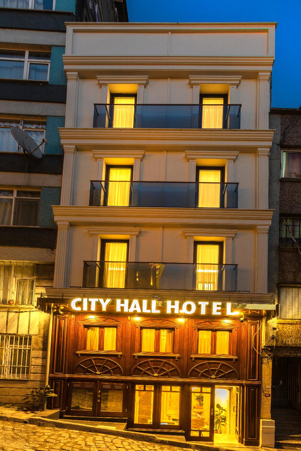 City Hall Hotel