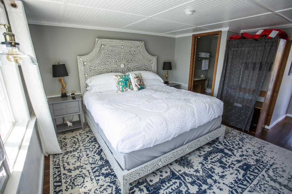 The Newport Belle, Riverboat B&B