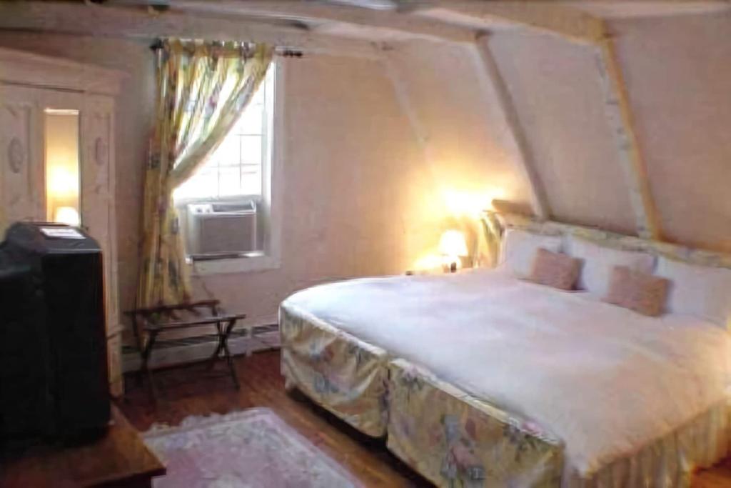 Admiral Farragut Inn