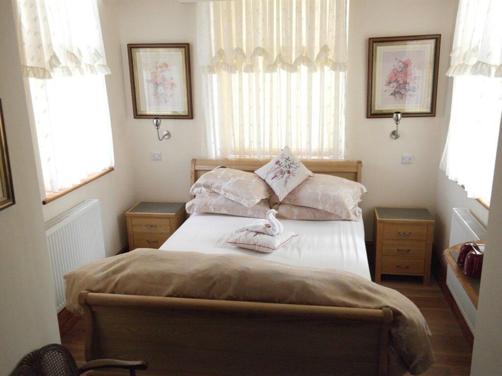 Little Red Rooster Rest And Spa