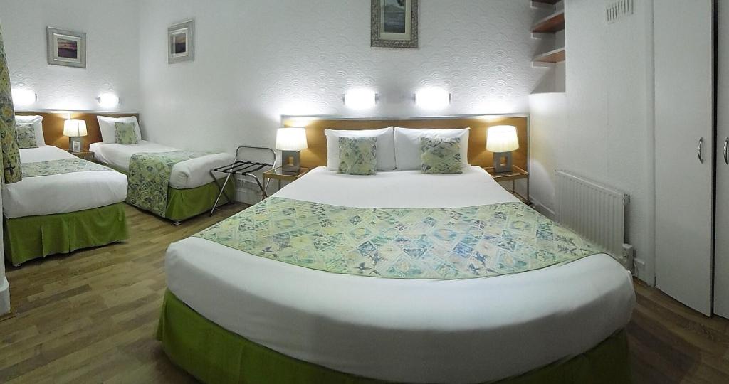 Falcon Hotel
