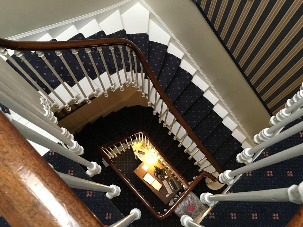 Allison House 17 - Lobby