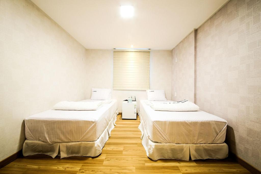 G House Mini Hotel Guest House Hostel