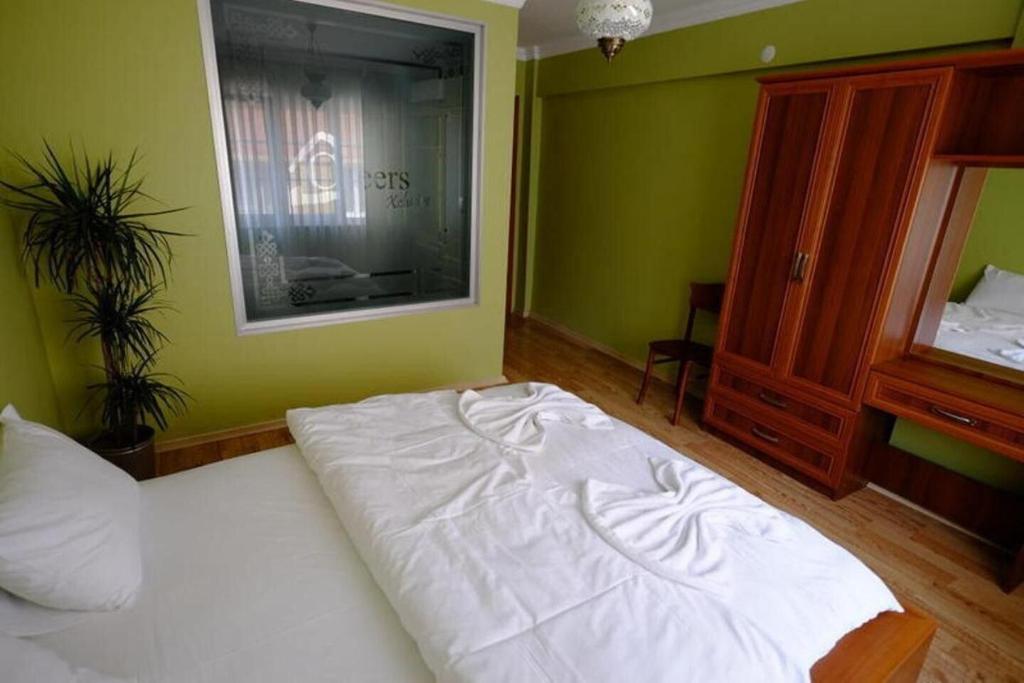 Cheers Hostel