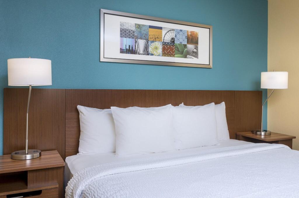 Fairfield Inn Suites Victoria