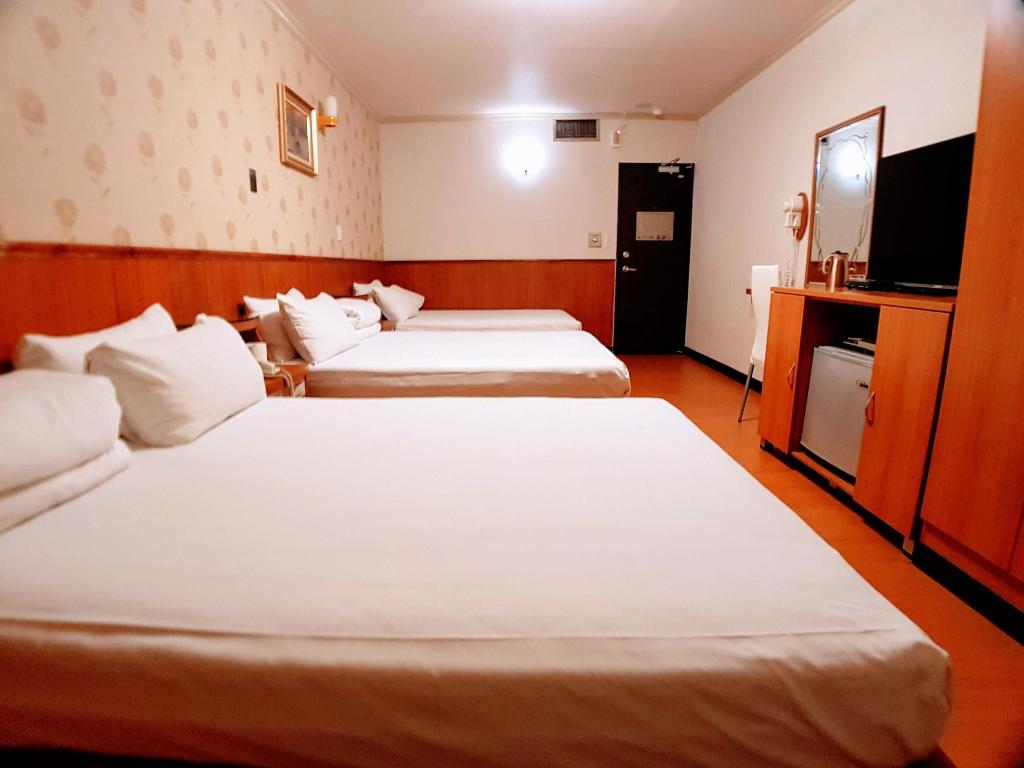 New May Flower Hotel