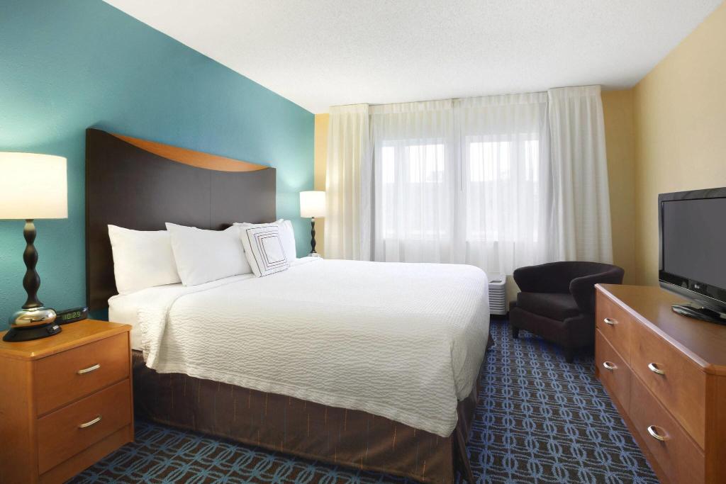 Dubuque Inn & Suites