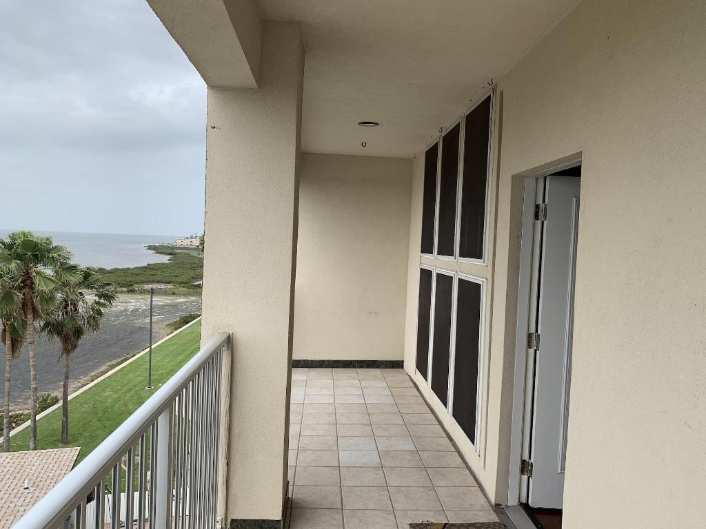 Blue Bay Inn & Suites