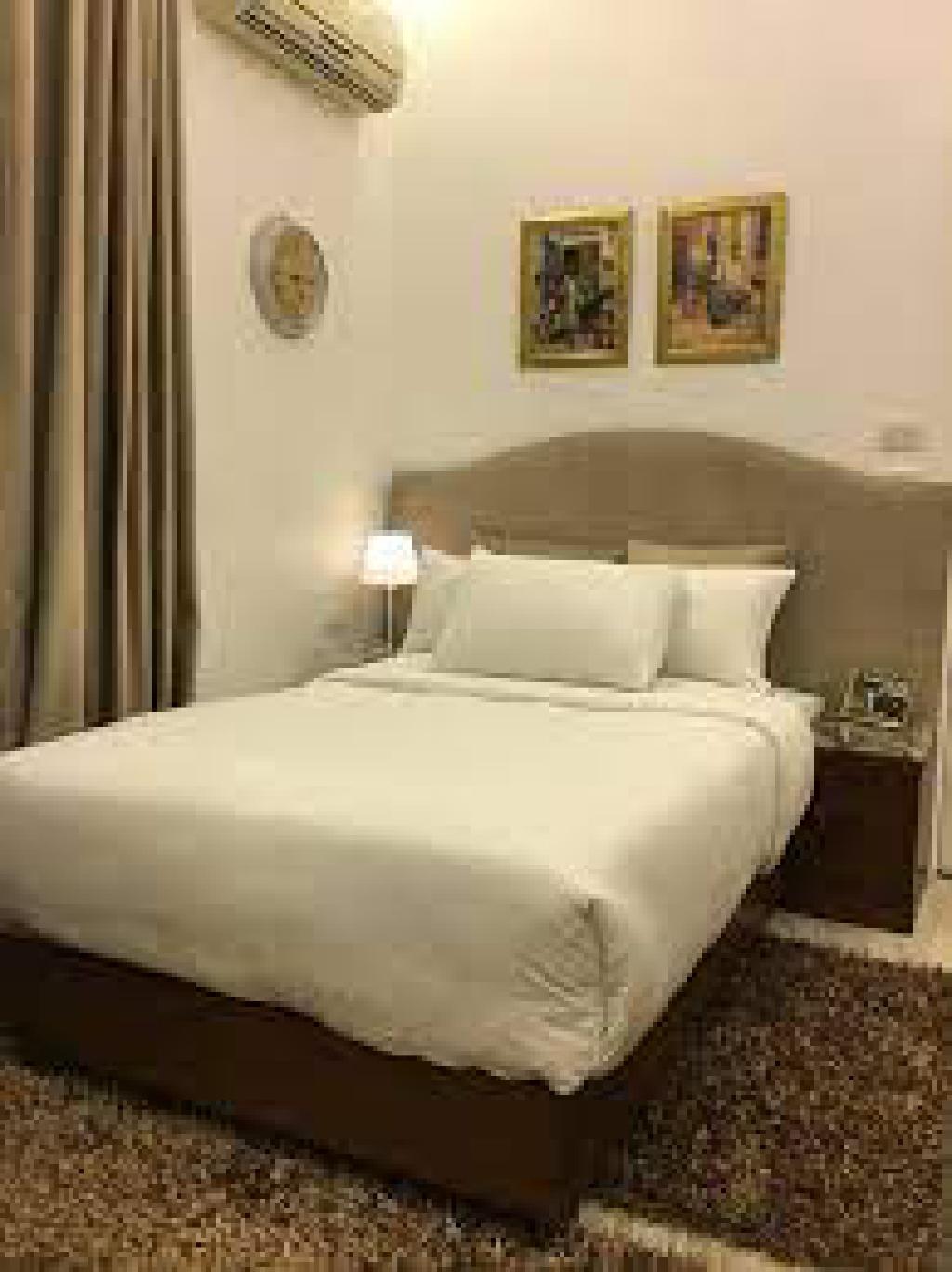 Paris Hotel