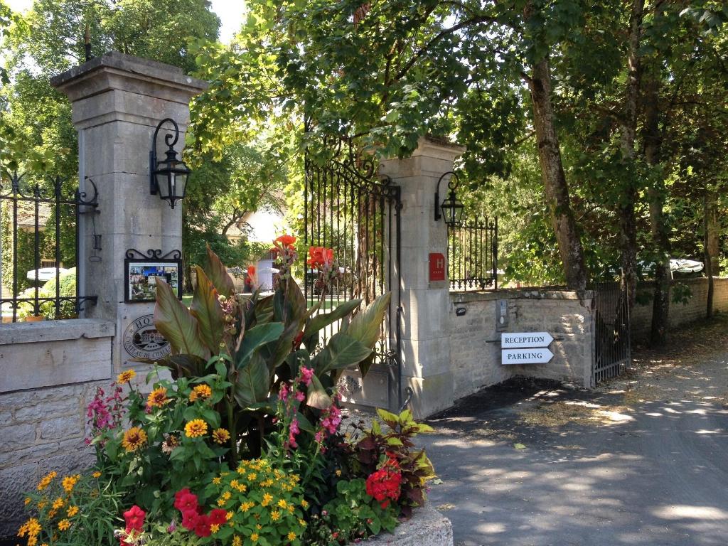 Chateau De Challanges