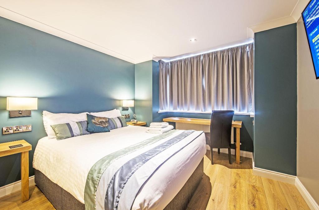 Dolphin Rooms