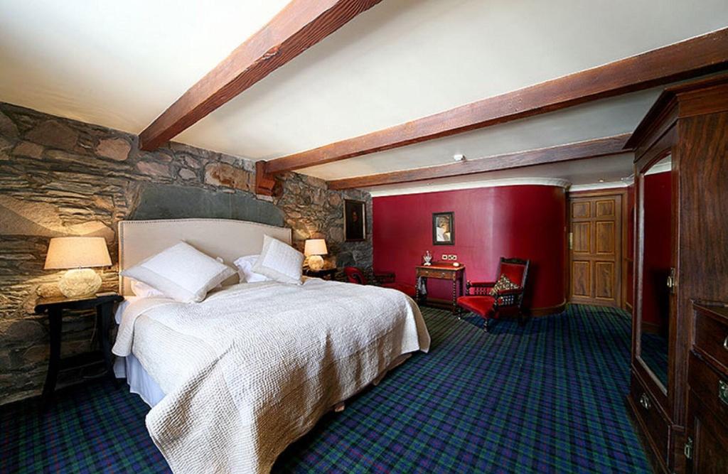 The George Hotel