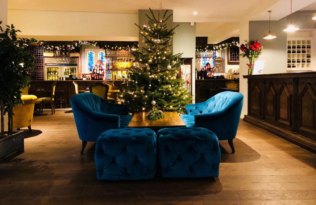 The Priory Hotel And Restaurant - Lobby