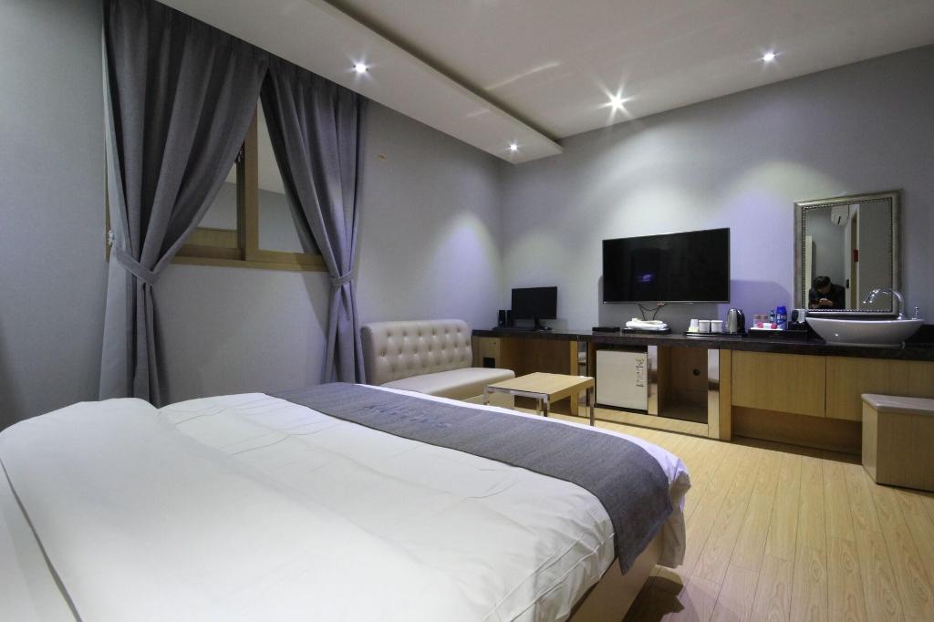 Gallery Hotel