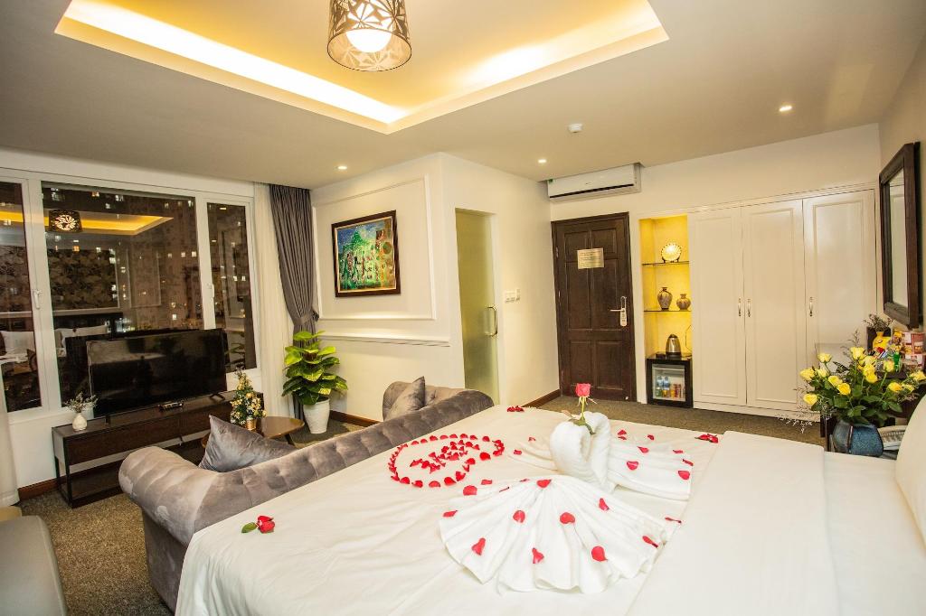 Adeline Hotel