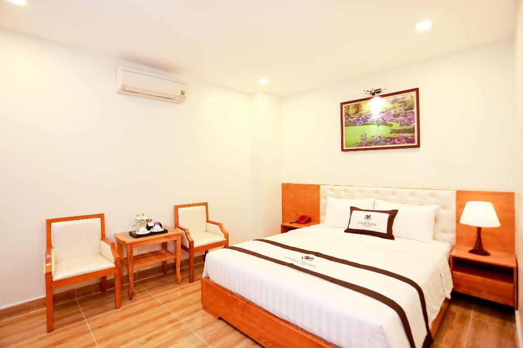 Vivian Hotel