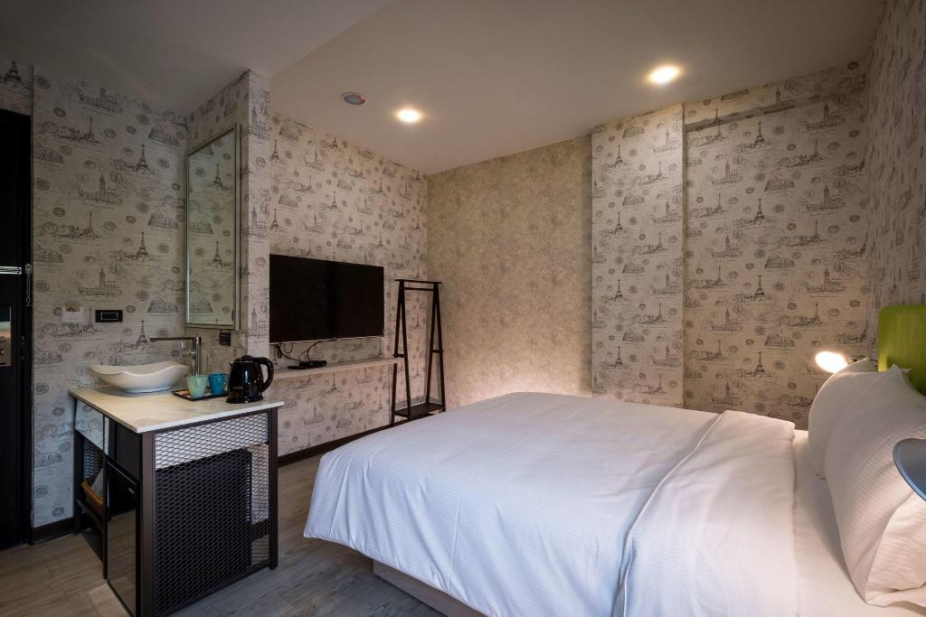 CHECK inn Taichung Ziyou