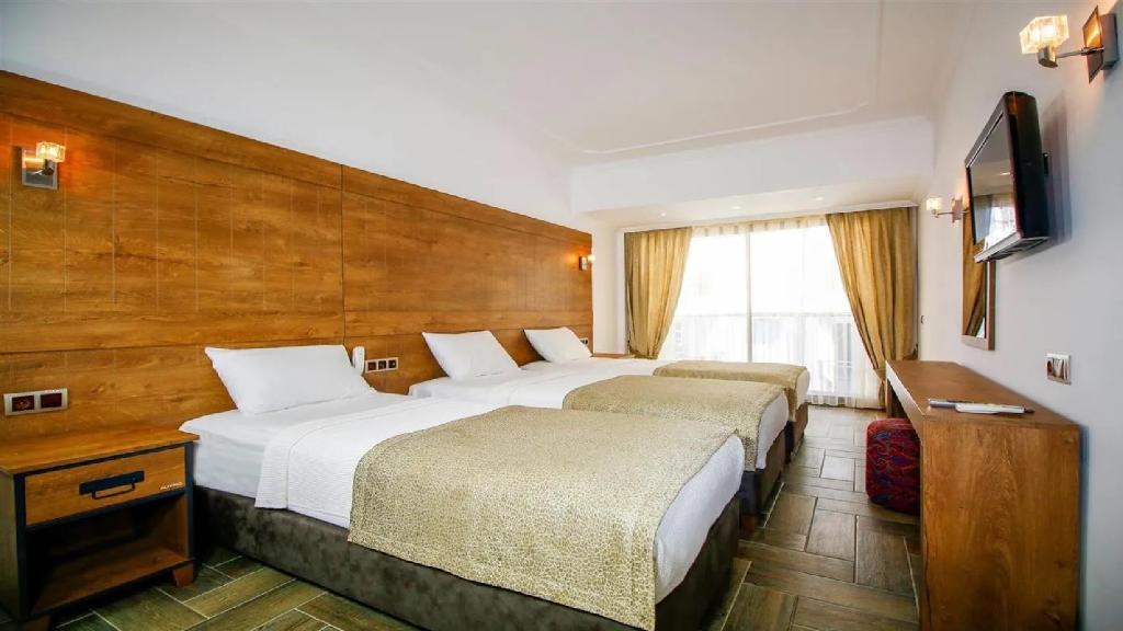 Aurasia Beach Hotel