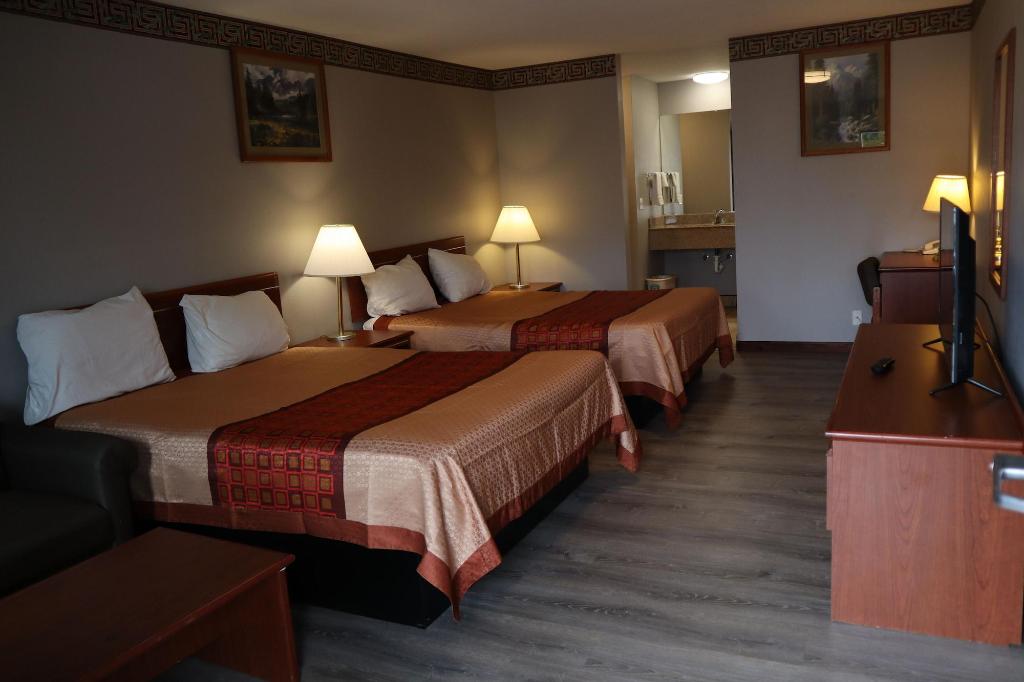 Express Inn & Suites