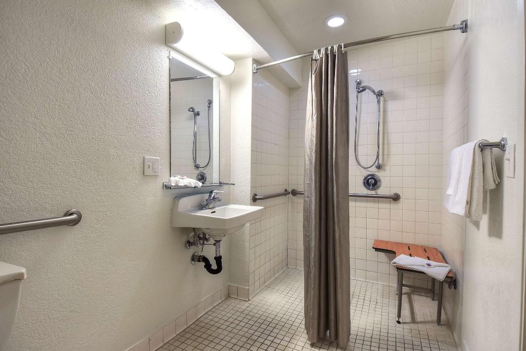 Motel 6 El Monte, CA - Los Angeles