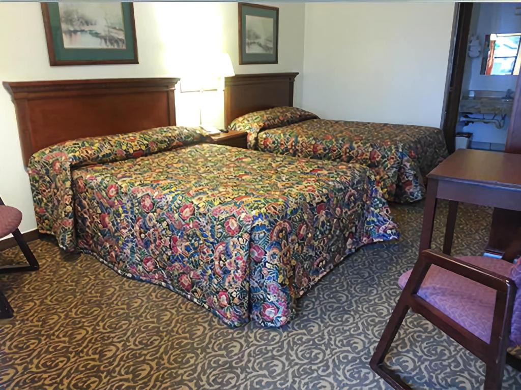 East Lake Inn