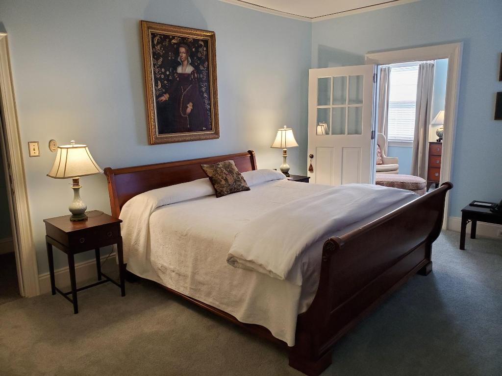 Morehead Inn